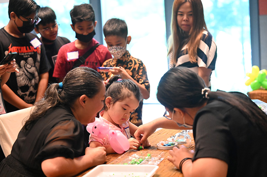 The UOL-PPHG Community Uplift Programme aimed to help families with young children.