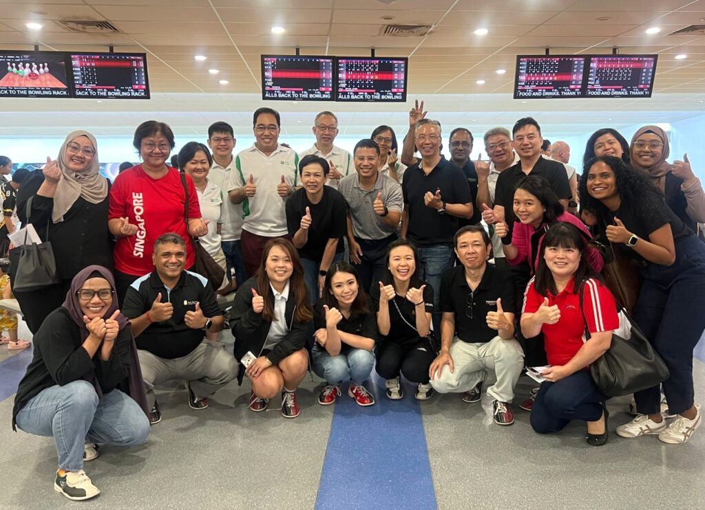 Volunteering Image - Bond and bowl with ComLink+ families